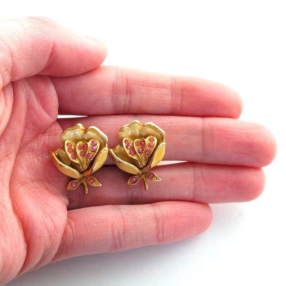 Vintage Kramer Romantic Enameled Rose Pink Rhinestone Gold Tone Clip On Earrings - Picture 2 of 4